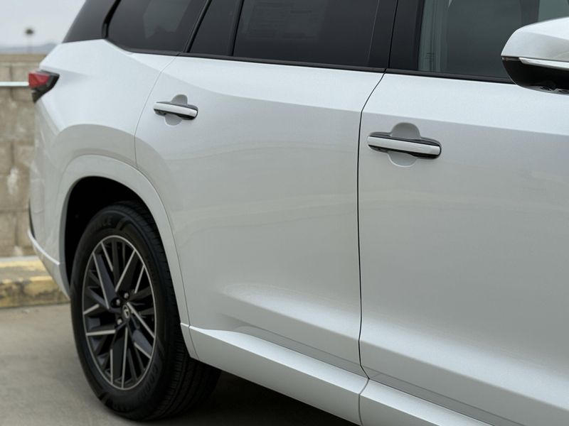 2025 LEXUS TX 350 PremiumImage 5