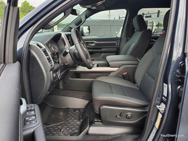 2025 RAM 1500 Big Horn Crew Cab 4x4 5