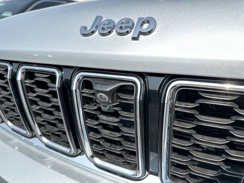 2023 Jeep Grand Cherokee L Limited 4x4Image 24