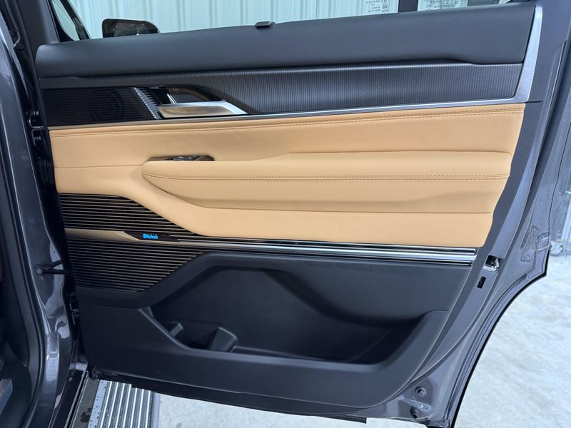 2026 Jeep Grand Wagoneer Summit Reserve 4x4Image 10