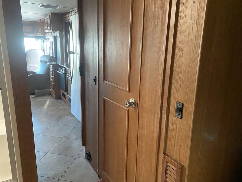 Used 2016 HOLIDAY RAMBLER VACATIONER 34ST MOTOR HOME Image 28