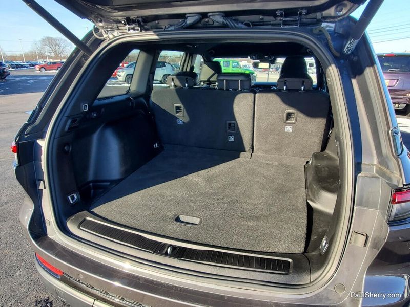 Used 2022 Jeep Grand Cherokee Altitude