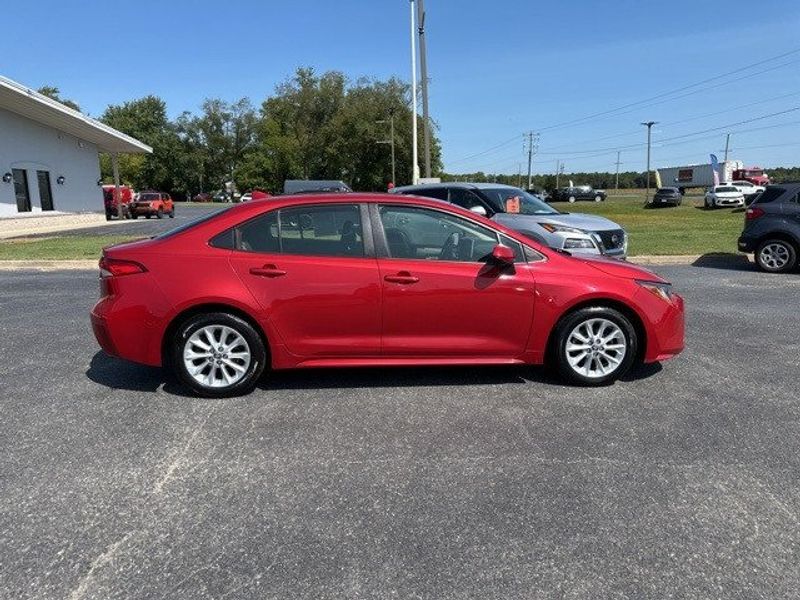 2021 Toyota Corolla LEImage 8