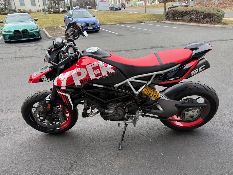2023 Ducati Hypermotard 950Image 2