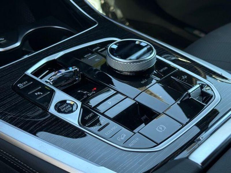 New 2026 BMW X7 xDrive40iImage 24