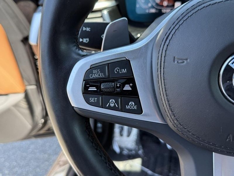 Used 2023 BMW 5 Series M550i xDriveImage 23