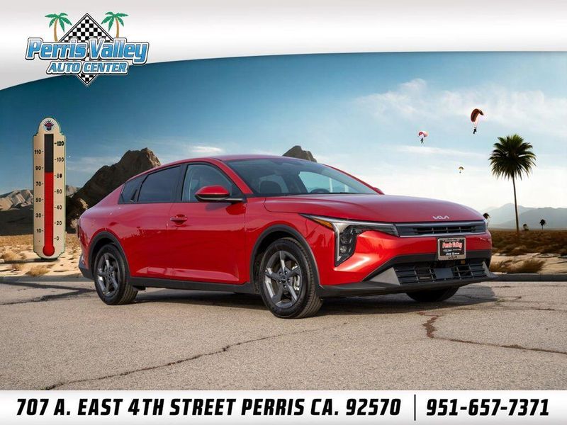 Used 2025 Kia K4 LXSImage 1