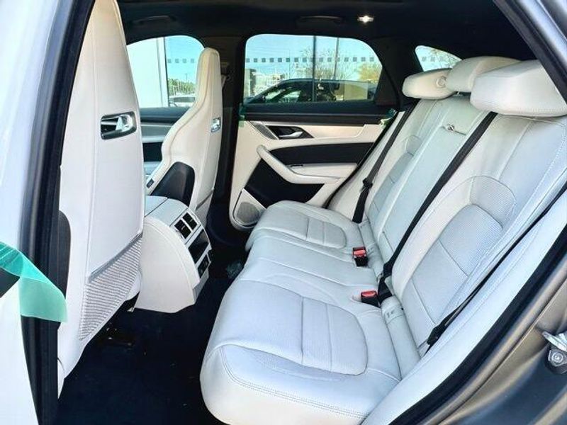 2026 Jaguar F-PACE R-Dynamic S