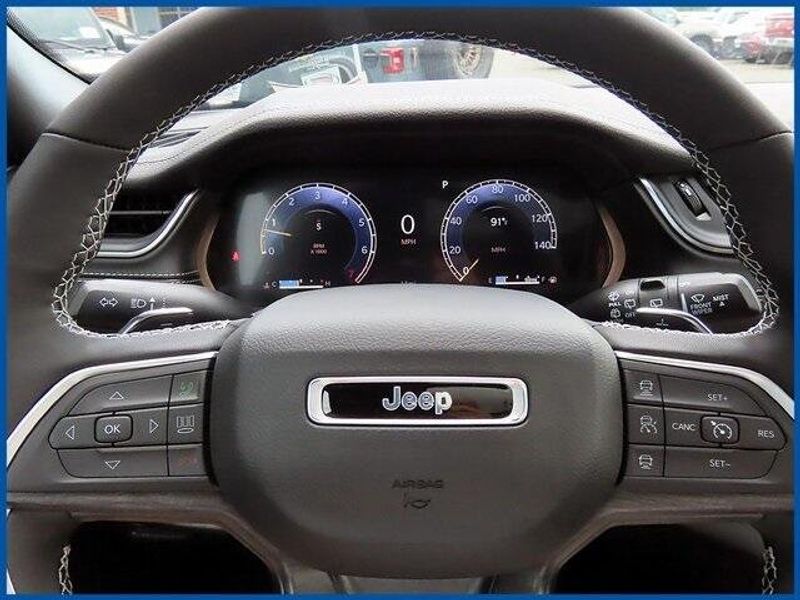 New 2025 Jeep Grand Cherokee LimitedImage 15