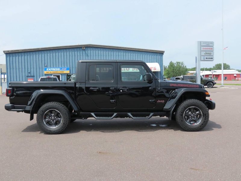 Used 2023 Jeep Gladiator Rubicon 4x4 4dr Crew Cab 5.0 ft. SBImage 1