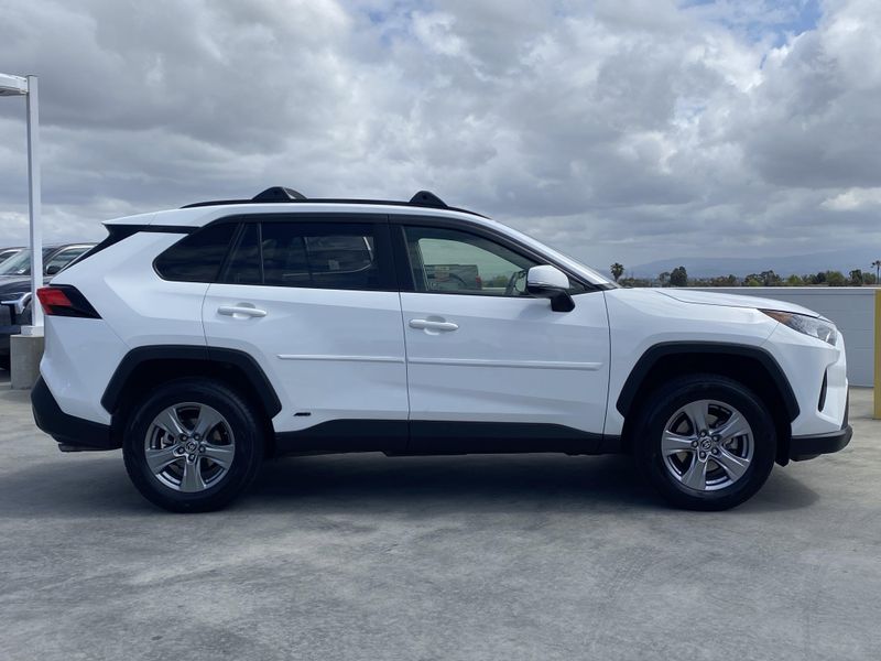 2022 Toyota RAV4 LEImage 3