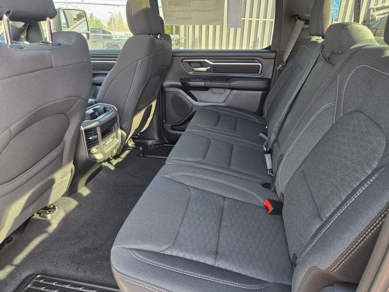New 2026 RAM 1500 Big Horn Crew Cab 4x2 5'7' Box