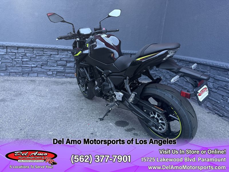 2024 Kawasaki ER650PRFNL-GY2  in a METALLIC MATTE DARK GRAY/METALLIC SPARK BLACK exterior color. Del Amo Motorsports of Los Angeles (562) 262-9181 delamomotorsports.com 