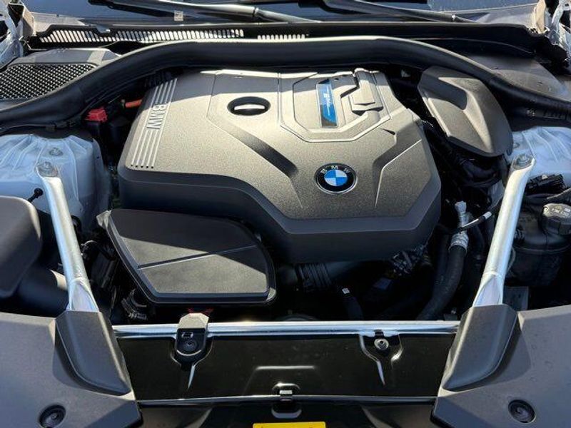 Used 2023 BMW 5 Series 530e iPerformanceImage 33