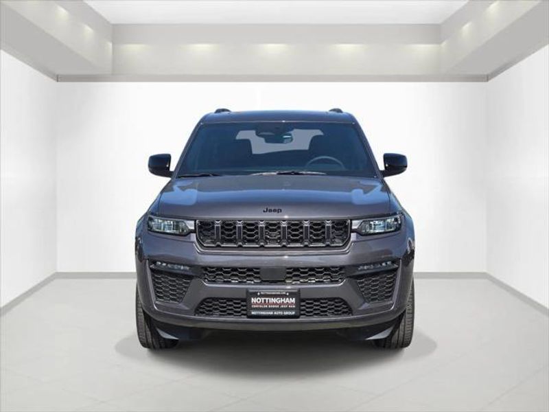 New 2026 Jeep Grand Cherokee Limited 4x2