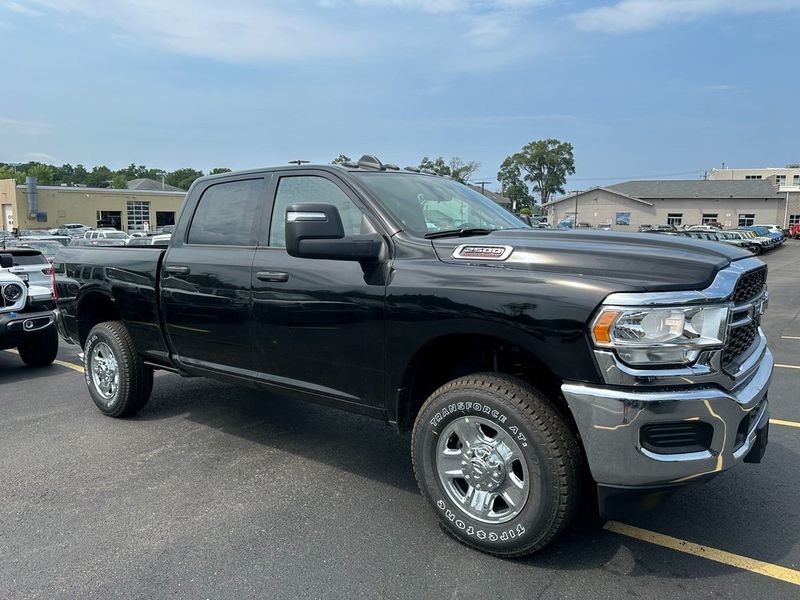 2024 RAM 2500 Tradesman Crew Cab 4x4 6