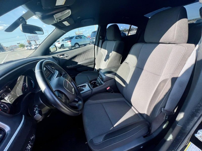 2020 Dodge Charger SXT photo 7