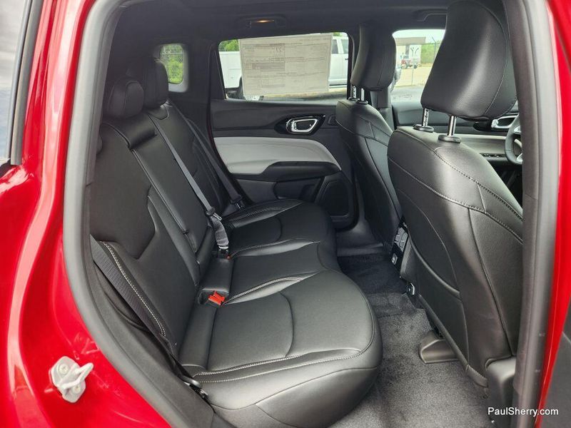 New 2025 Jeep Compass Limited 4x4Image 42