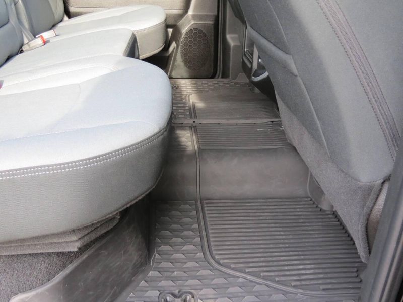 Used 2022 RAM 3500 Big Horn 4x4 4dr Crew Cab 6.3 ft. SB SRW PickupImage 15