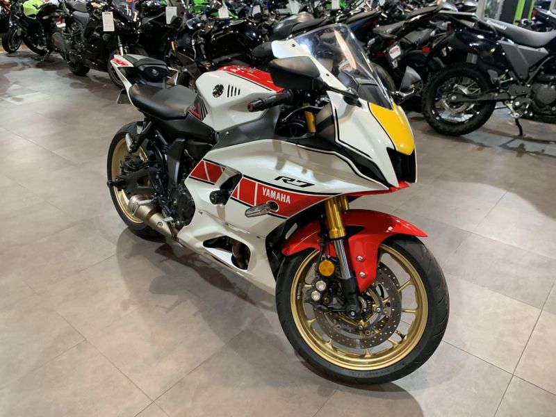 Used 2022 Yamaha YZF-R7 CA Image 16