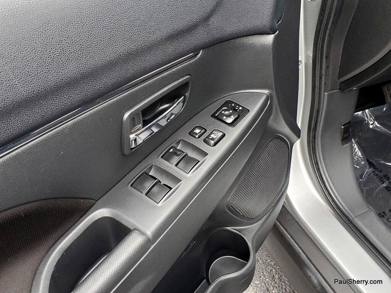 Used 2025 Mitsubishi Outlander Sport SE