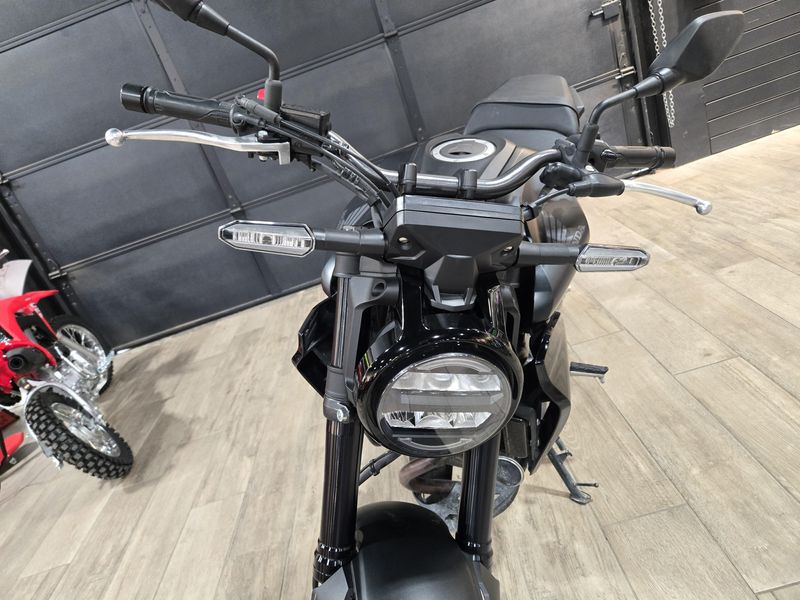 USED 2023 HONDA CB300R ABS Image 9