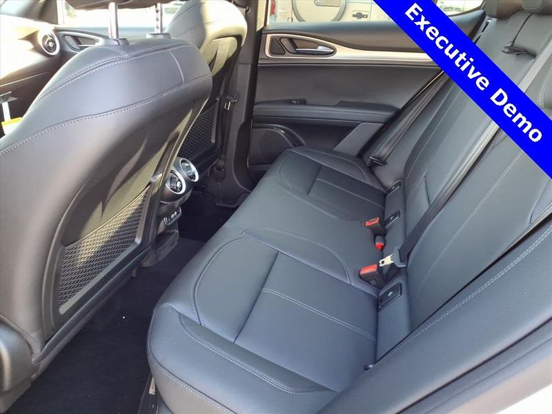 New 2025 Alfa Romeo Stelvio AWDImage 10