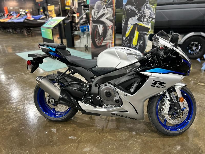 New 2026 Suzuki GSX-R600 Image 16