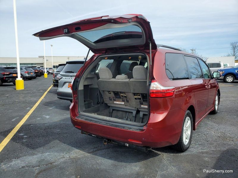 Used 2018 Toyota Sienna LE