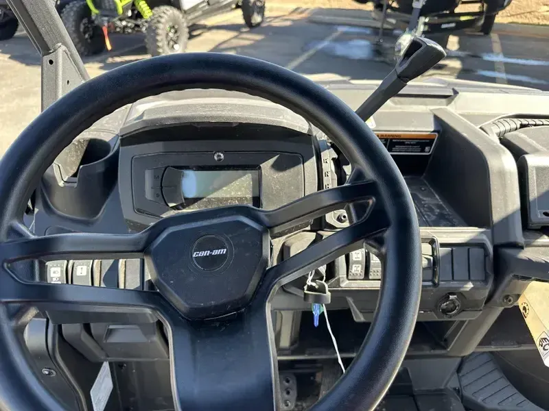 NEW 2025 CAN-AM DEFENDER MAX XT HD9 Image 6