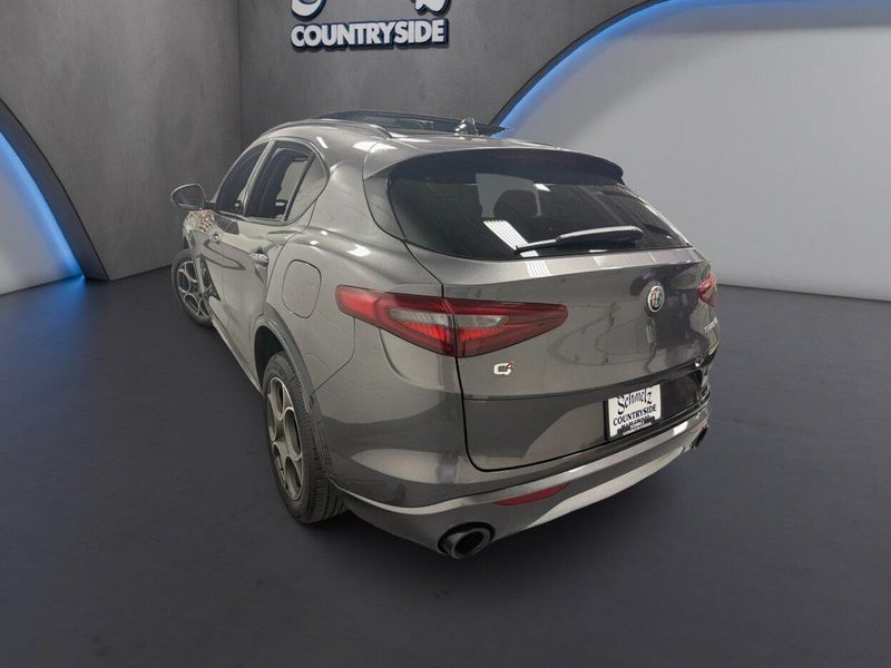 Used 2023 Alfa Romeo Stelvio Ti AWD w/Sunroof & NavImage 9