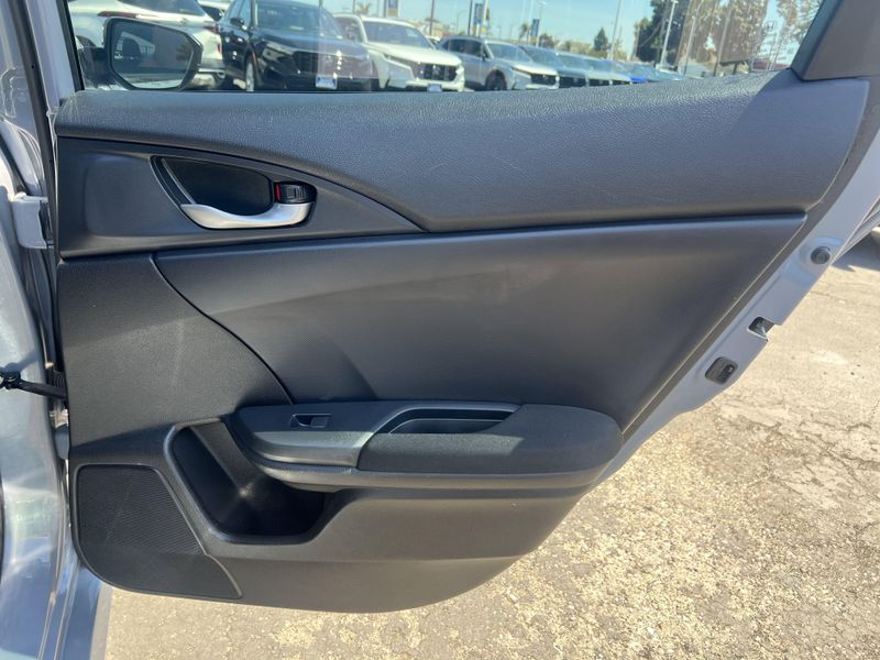 2019 Honda Civic Hatchback LXImage 21