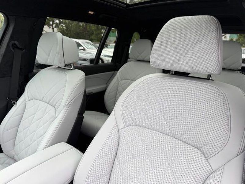 New 2026 BMW X7 xDrive40iImage 19