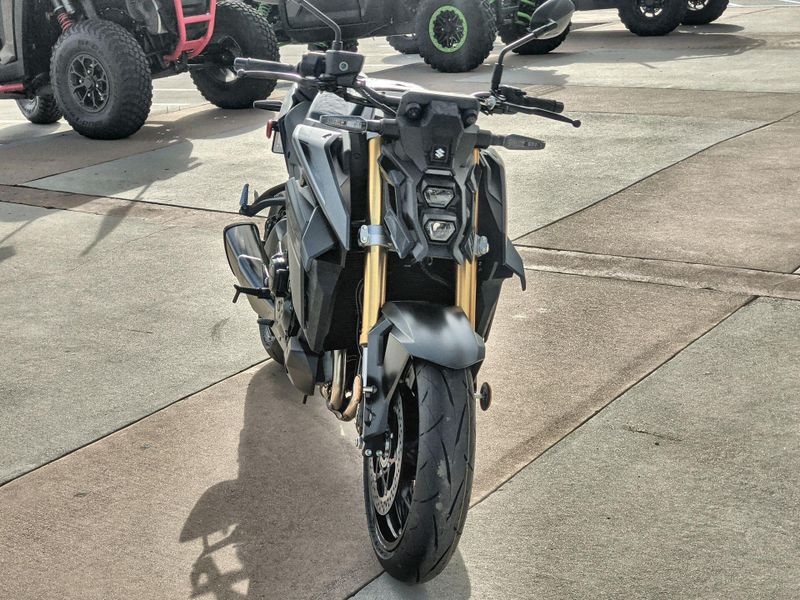 New 2027 Suzuki GSX-S1000 Image 12