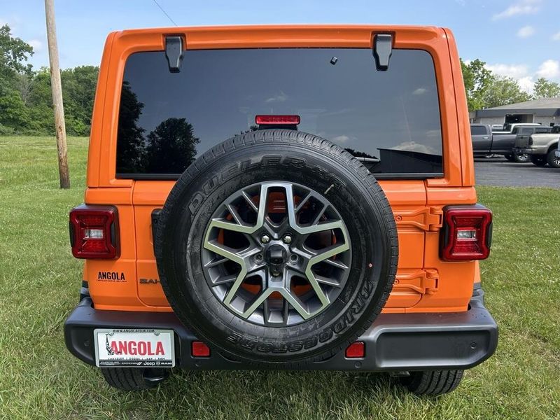 2025 Jeep Wrangler Unlimited Sahara photo 4