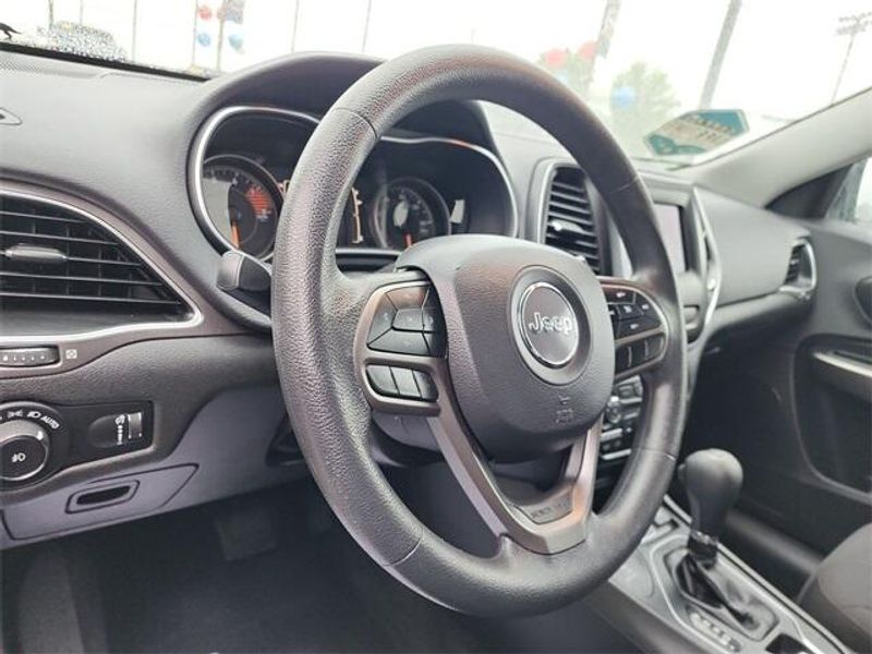 2019 Jeep Cherokee LatitudeImage 10