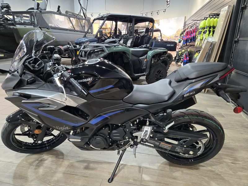 2025 Kawasaki NINJA 500 SE ABS METALLIC FLAT SPARK BLACK AND METALLIC SPARK BLACK Image 3