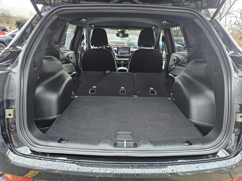 Used 2023 Jeep Compass SportImage 16