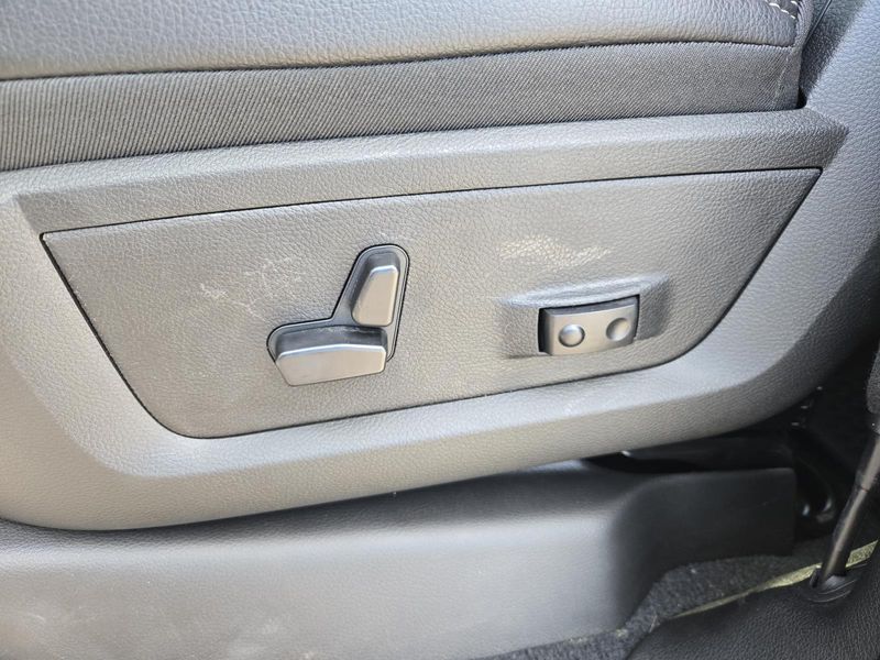 New 2026 RAM 2500 Laramie Crew Cab 4x4 8' Box