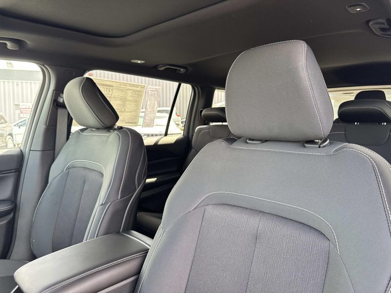 New 2026 Jeep Grand Cherokee L Laredo X 4x2