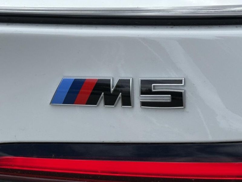 2025 BMW M5 BaseImage 13