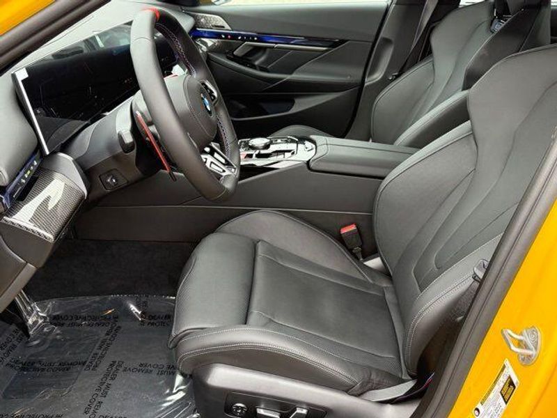 New 2026 BMW M5 BaseImage 17