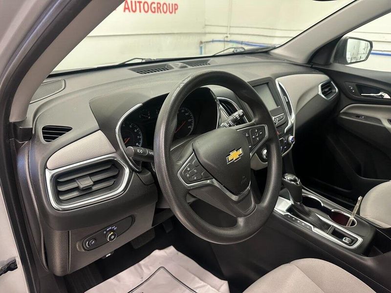 2018 Chevrolet Equinox LSImage 19