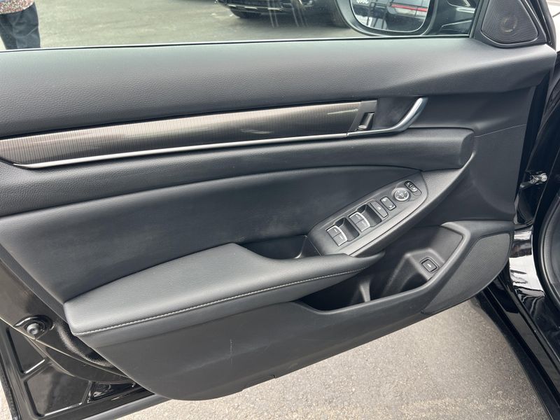 Used 2022 Honda Accord Sedan SportImage 4