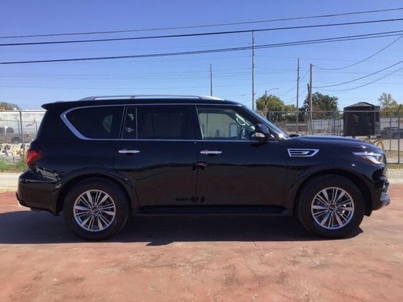 2022 INFINITI QX80 LuxeImage 6