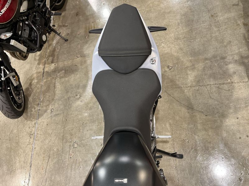 Used 2024 Suzuki GSX-8S CA Image 13