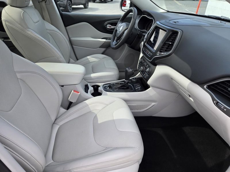 Used 2022 Jeep Cherokee Latitude Lux 4x4