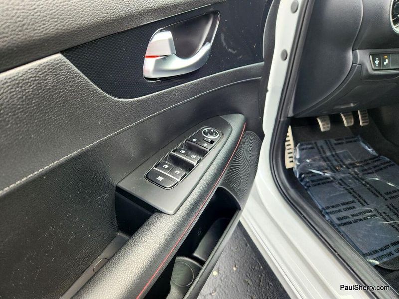 2023 Kia Forte GTImage 21