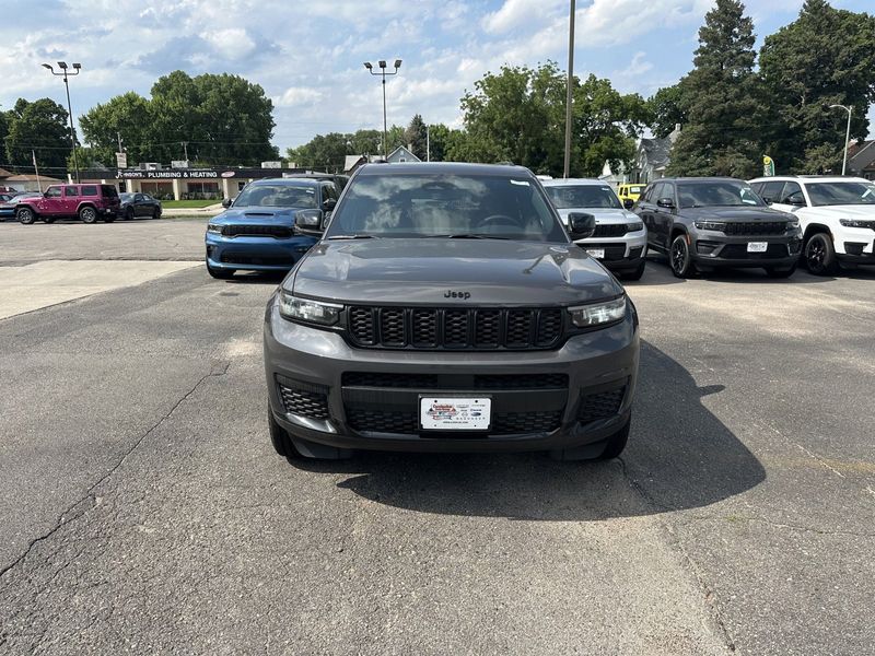 2024 Jeep Grand Cherokee L Altitude X 4x4Image 3