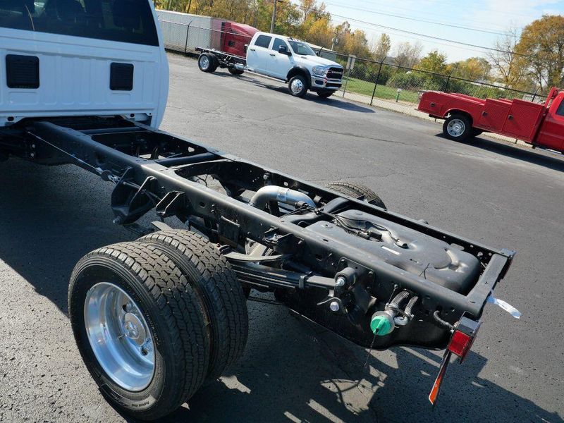 2024 RAM 5500 Tradesman Chassis Crew Cab 4x4 84